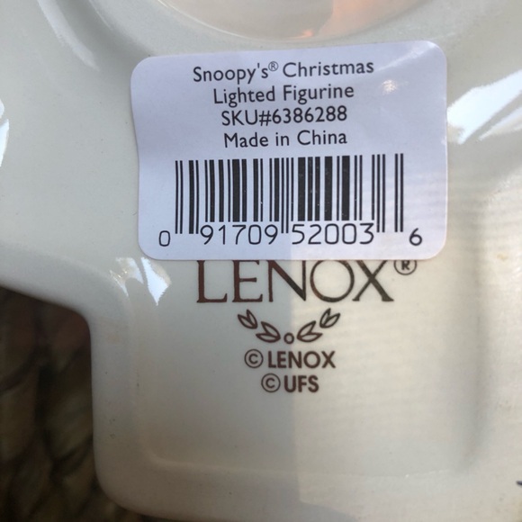 Lenox Snoopy’s Christmas Lighted Figurine Collectible 8.5” x 7.5” Original Box. - Picture 6 of 11
